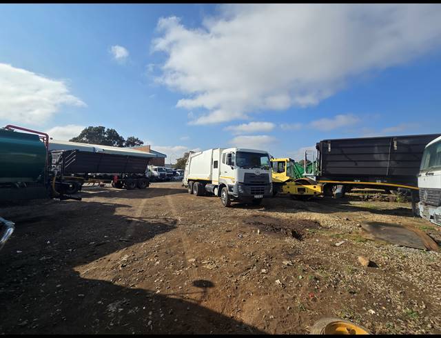 1,900M² FACTORY TO LET IN MOREHILL